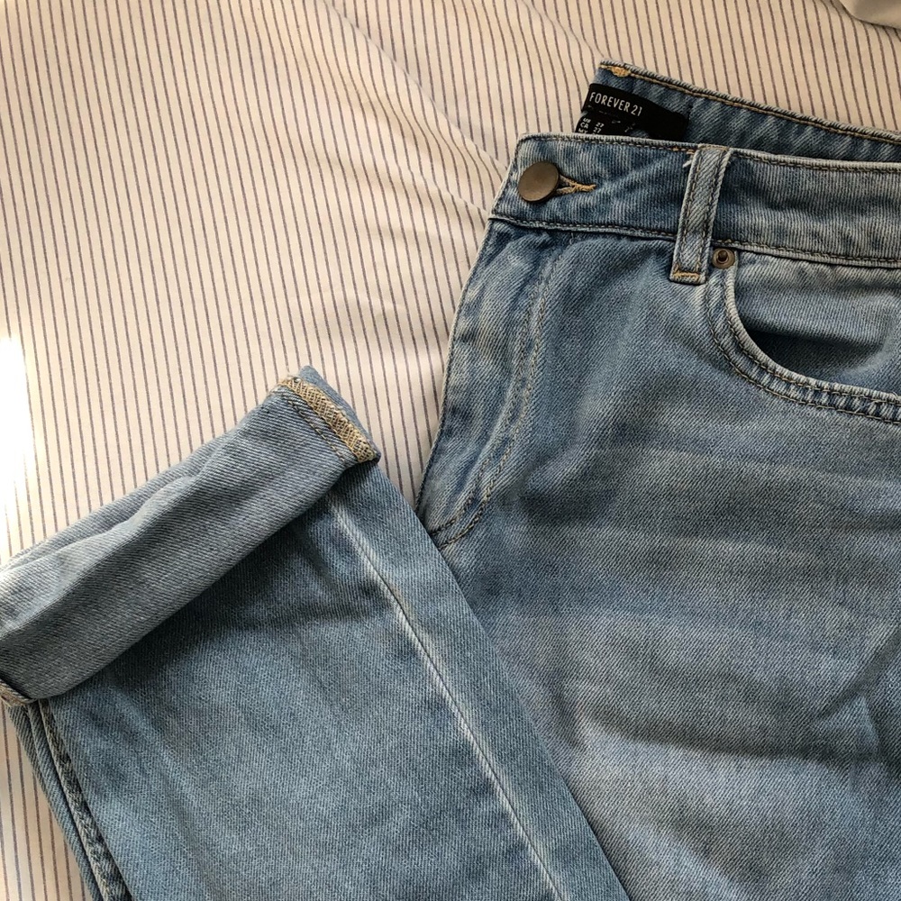 Distressed Boyfriend Denim in Light Wash, F21